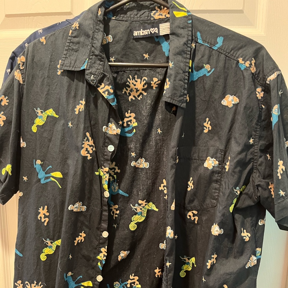 Navy blue aloha shirt with underwater print men’s medium AMBSN hip surf brand